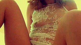 British MILF Lilithalgol’s solo session with squirting pussy action