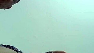 Tía Mexicana Gets Licked and Banged Doggy with Squirt Finish