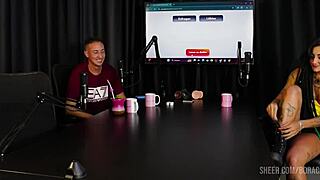 caroleta roots and bruna carlos in outdoor handjob compilation 😍