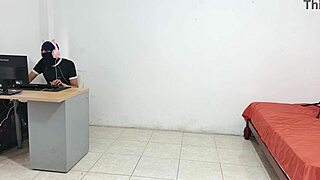 Stepsister shakes ass, makes me horny, then I masturbate!