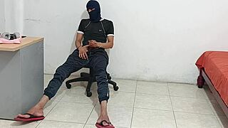 Stepsister shakes ass, makes me horny, then I masturbate!