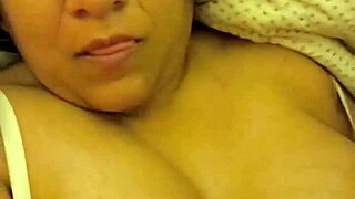 拉丁熟女卧室直播粗暴硬干