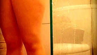 Promotora De Eventos Española Milet Depilándose El Coño Cámara Espía Real