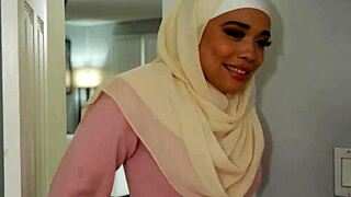 dude teaches muslim stepsis to suck cock