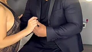 Destrozan la peque�a y ajustada vagina de la hermosa actriz porno candy en pleno show de sexo en vivo se sali� de control