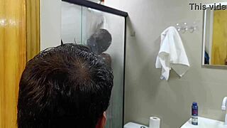 Aceita Uma Aula Gratis Personal Gostosa Mostra Pro Seu Vizinho Como Faz Um Agachamento