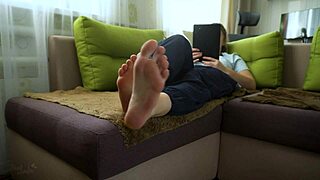 Sexy Teen Amateur Teases With Bare Soles!