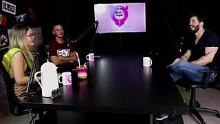 blonde teen arthur aily exposed!