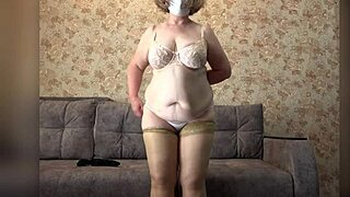 Mature big ass shakes in panties