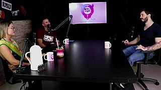 blonde teen arthur aily exposed!