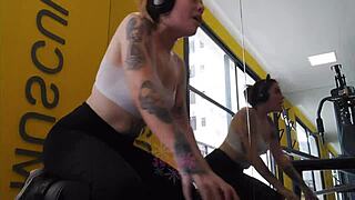 Blonde Boldly Flashes Pierced Nipples and Tight Cameltoe in Leggings During Gym Workout