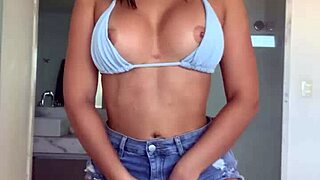 Negao Pirocudo Arrombando O Cuzinho Da Novinha Asiática - Lina Nakamura - John Coffee