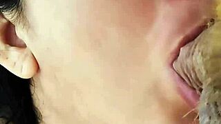 Novinha Chupando Pica Com Vontade Escondido Enquanto Os Pais Est�o Descansando No Quarto Ao Lado