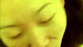 You wanna fuck this amateur asian girlfriend just for fun?