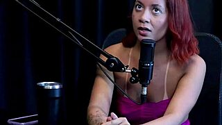 Ruiva safada shows her ass after saying husband suggested entering liberal scene loves big thick cock doesn't watch scenes - Bruna Ferrari