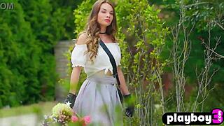 Miluniel Louis performs hot outdoor striptease.