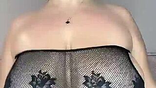 i want to sit on your face with big natural saggy tits