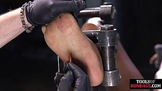 Tranny chicks in bikini get naked and suck hard shedicks!