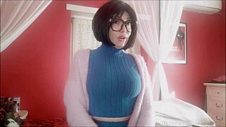 Chantal squirts hard with new sex toy