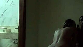 Suruba no escuro casais trocam parceiros e nicoly libera leitinho dos peitos na putaria com anal assfucking blowjob creampie orgy.