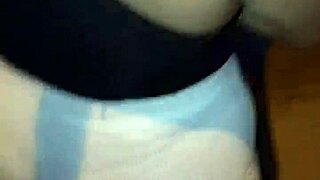 acoso y ofrezco dinero a madura venezolana milf culona en hilo rojo para coger parte 1