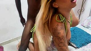 Oh Wow That Security Guard's Delicious Cock Feels So Good!