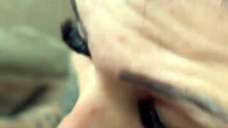 Encontrei Uma Prostituta Na Esquina E Chamei Pra Fazer Boquete! Ela Quis 100 Mas Deu Desconto E Chupou Cabeça No Terreno Baldio!