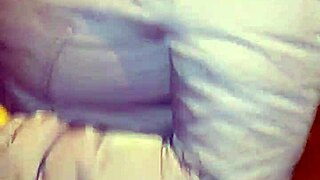 acoso y ofrezco dinero a madura venezolana milf culona en hilo rojo para coger parte 1