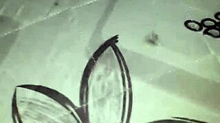 Chamei um cara pra foder minha mulher e ele gozando dentro dela! Não tive oque fazer e chupei ela?