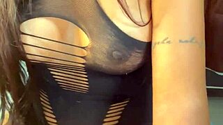 LINDA DEMAIS OIE EATING PUSSY AND LICKING CLIT IN MASTURBATION