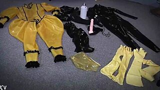 3 layers latex 4 layers gloves gasmask self-bondage oh man this bound catsuit feels intense