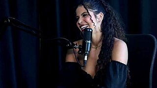 safada faz uma dan�a sensual ap�s falar que n�o faz sexo anal gosta das preliminares adora chupar transou em trilha e seus fetiches - sweet karolzinha watch on sheer red