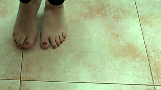 sexy feet dancers... umm i mean those hot performers dancin with their toes yeah