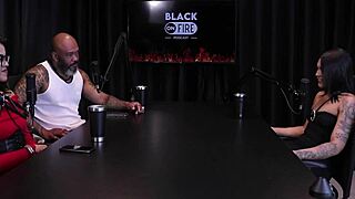 Por ser da área fitness teve muitas solicitações para criar conteúdos e pediu dinheiro à mãe informando o que faz - Jordanna Gomes Japa Joh watch on sheer red