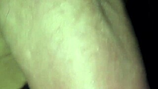 Amatoriale Italiano - Sborra Con Un Cazzo Duro Enorme Dopo Aver Visto La Matrigna In Doccia