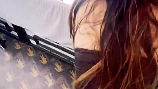 Wanita dewasa bersuami suka ngentot sampai creampie dengan teman kerjanya!