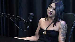 健身骚货Jordanna Gomes Japa Joh为拍内容向妈要钱穿透明红衣！