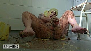 oh fuck, this cake feels so dirty squashed under my ass—watch me fuck myself with that dildo now!