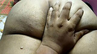 Desi Homemade Wife Shows Round Super Sexy Ass in Cheating Bangladeshi Scene