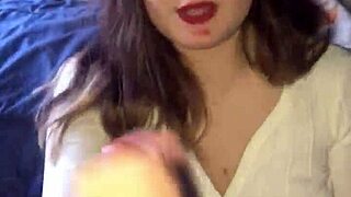 试试口红口交手撸到你射精吧？