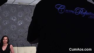 This bizarre stunner sucks all the jizz in blowbang with cum swapping and facial.