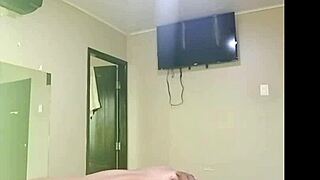 骑情郎大屌猛跳高潮喷水