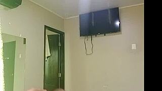 骑情郎大屌猛跳高潮喷水