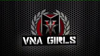 朱莉娅·安轻舔西里奶头内衣互摸激情高潮