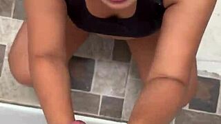 vecina puedes lavar mi ropa por favor te pagare with big ass latina dancing in jeans!