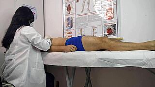 O Pau Levantou Na Frente Da Enfermeira!