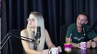 我常逛交换屋想试变性人，在熊宅打架 - Val Mineirinha纯红