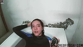 Skinny Sattira Enjoys Underwater Bathtub Spandex Day