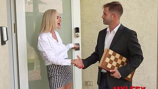 Chess master licks mom and step-daughter pussies in group session