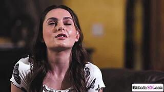 Big tits MILF scissoring with stepdaughter in tribbing and cunilingus session